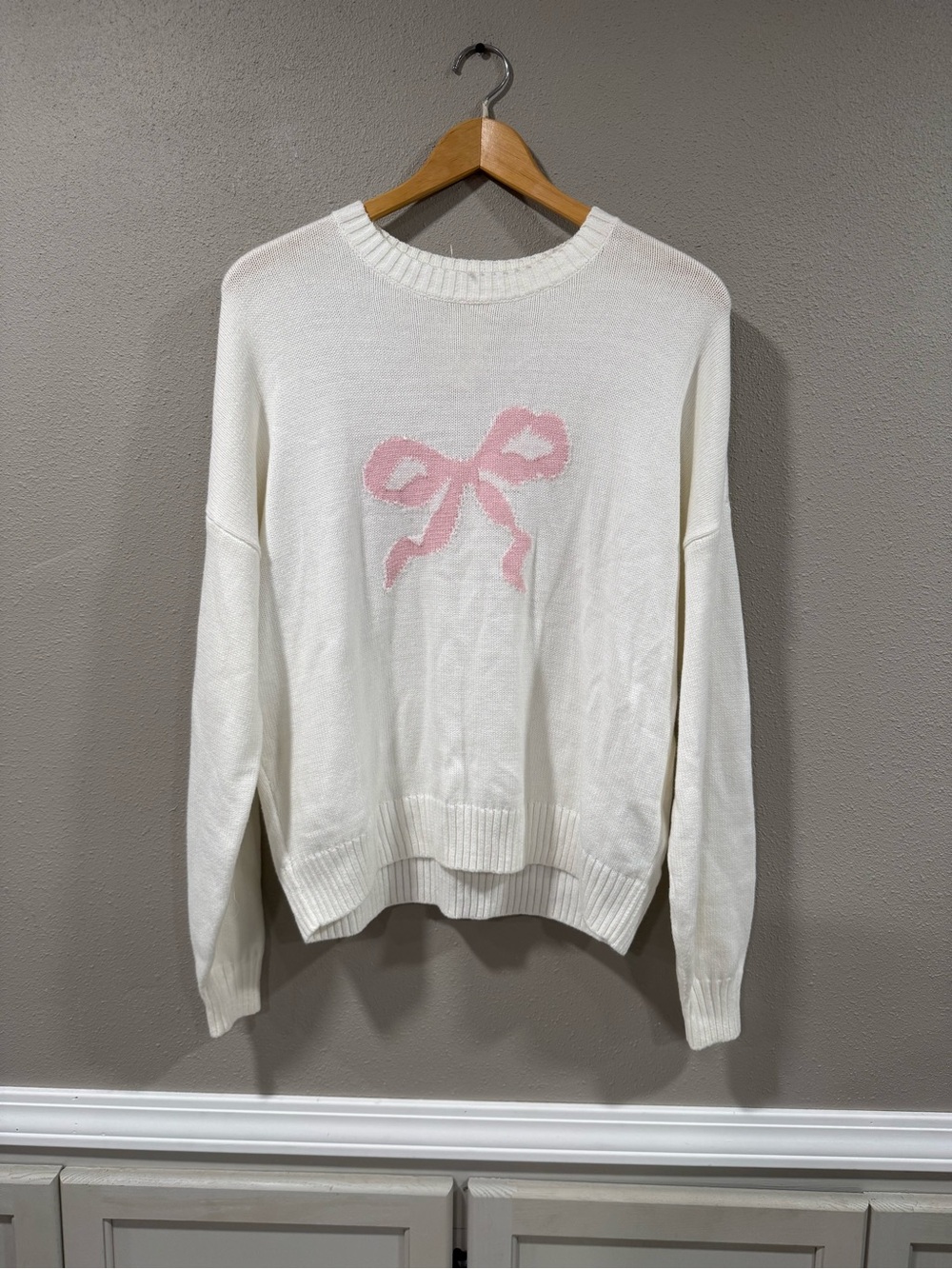 NWT Hollister Bow Sweater - Picture 2 of 4